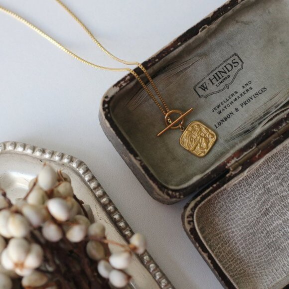 18K Gold Plated Circle Bar Square Pendant Necklace - Picture 4 of 11